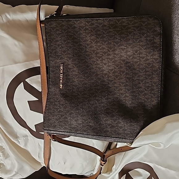 MICHAEL KORS brown crossbody purse - Picture 1 of 3
